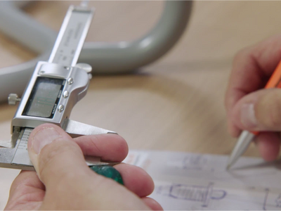 2013 - Neue Lösungen für Holzbeine und Rundrohrrahmen